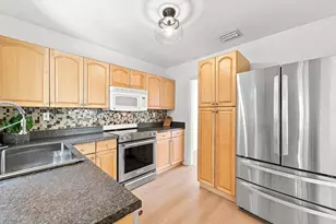 351 SW 13th St, Pompano Beach, FL 33060 - Photo 3