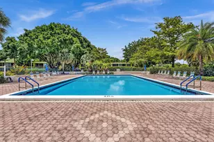 605 Oaks Dr, Pompano Beach, FL 33069 - Photo 41