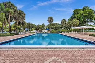 605 Oaks Dr, Pompano Beach, FL 33069 - Photo 37