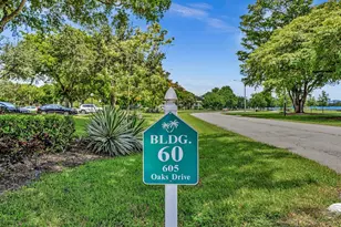 605 Oaks Dr, Pompano Beach, FL 33069 - Photo 3