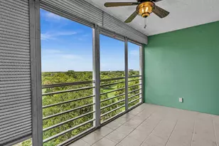 605 Oaks Dr, Pompano Beach, FL 33069 - Photo 25