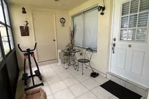 325 Knotty Pine Cir, Greenacres, FL 33463 - Photo 3