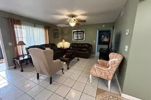325 Knotty Pine Cir, Greenacres, FL 33463 - Photo 17