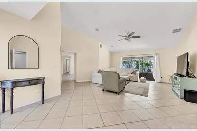 88 Pinehill Trail E, Tequesta, FL 33469 - Photo 5
