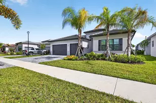 12132 SW Willowy Wy, Port Saint Lucie, FL 34987 - Photo 3