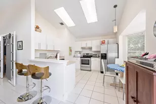 2606 Bedford Mews Dr, Wellington, FL 33414 - Photo 7