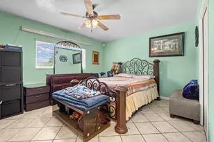 8460 NW 15th St, Pembroke Pines, FL 33024 - Photo 11