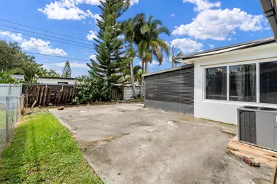 8460 NW 15th Street, Pembroke Pines, FL 33024 - Photo 23