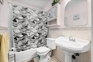8460 NW 15th St, Pembroke Pines, FL 33024 - Photo 13