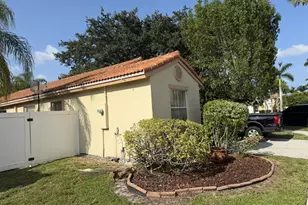 8164 Pelican Harbour Dr, Lake Worth, FL 33467 - Photo 5