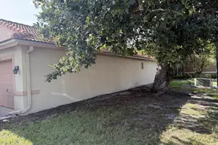 8164 Pelican Harbour Dr, Lake Worth, FL 33467 - Photo 9