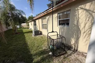 8164 Pelican Harbour Dr, Lake Worth, FL 33467 - Photo 11