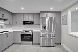 9410 N Hollybrook Lake Dr, Pembroke Pines, FL 33025 - Photo 3
