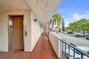 9410 N Hollybrook Lake Dr, Pembroke Pines, FL 33025 - Photo 37