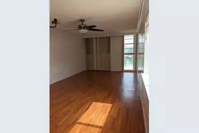 8001 N Crespi Boulevard #2C, Miami Beach, FL 33141 - Photo 7