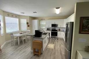7650 Oak Grove Cir, Lake Worth, FL 33467 - Photo 17