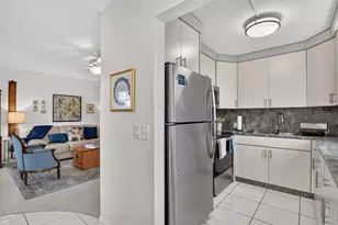 28 Brighton A, Boca Raton, FL 33434 - Photo 7