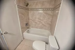 661 N University Dr, Pembroke Pines, FL 33024 - Photo 9