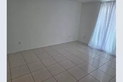 661 N University Drive #1-104, Pembroke Pines, FL 33024 - Photo 5