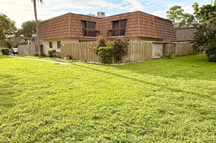 4051 Palm Bay Cir, West Palm Beach, FL 33406 - Photo 1