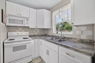 355 Lake Frances Drive, West Palm Beach, FL 33411 - Photo 17
