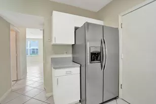 10581 NW 57th Ct, Coral Springs, FL 33076 - Photo 9