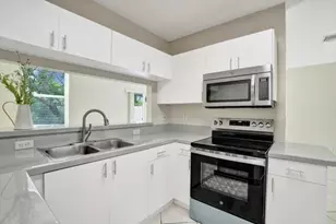 10581 NW 57th Ct, Coral Springs, FL 33076 - Photo 7