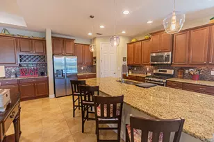 11192 SW Maple Tree Ln, Port Saint Lucie, FL 34987 - Photo 7