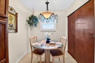 3425 Via Poinciana #201, Lake Worth, FL 33467 - Photo 13