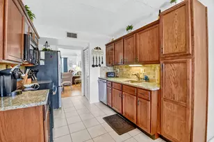 3425 Via Poinciana, Lake Worth, FL 33467 - Photo 13
