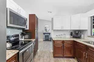 7041 NW 23rd St, Margate, FL 33063 - Photo 9
