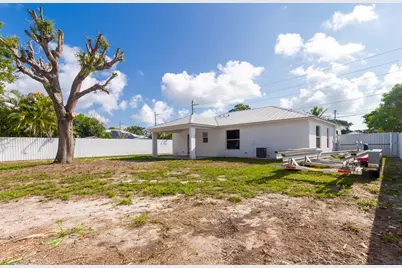 5060 SE Ebbtide Avenue, Stuart, FL 34997 - Photo 23