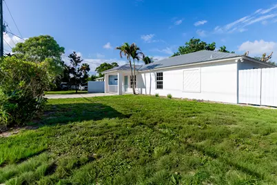 5060 SE Ebbtide Avenue, Stuart, FL 34997 - Photo 3