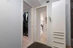 465 Ocean Dr, Miami Beach, FL 33139 - Photo 25