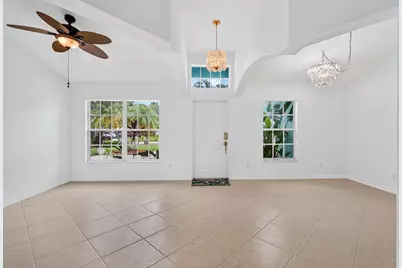 482 NW Sunflower Place, Jensen Beach, FL 34957 - Photo 9