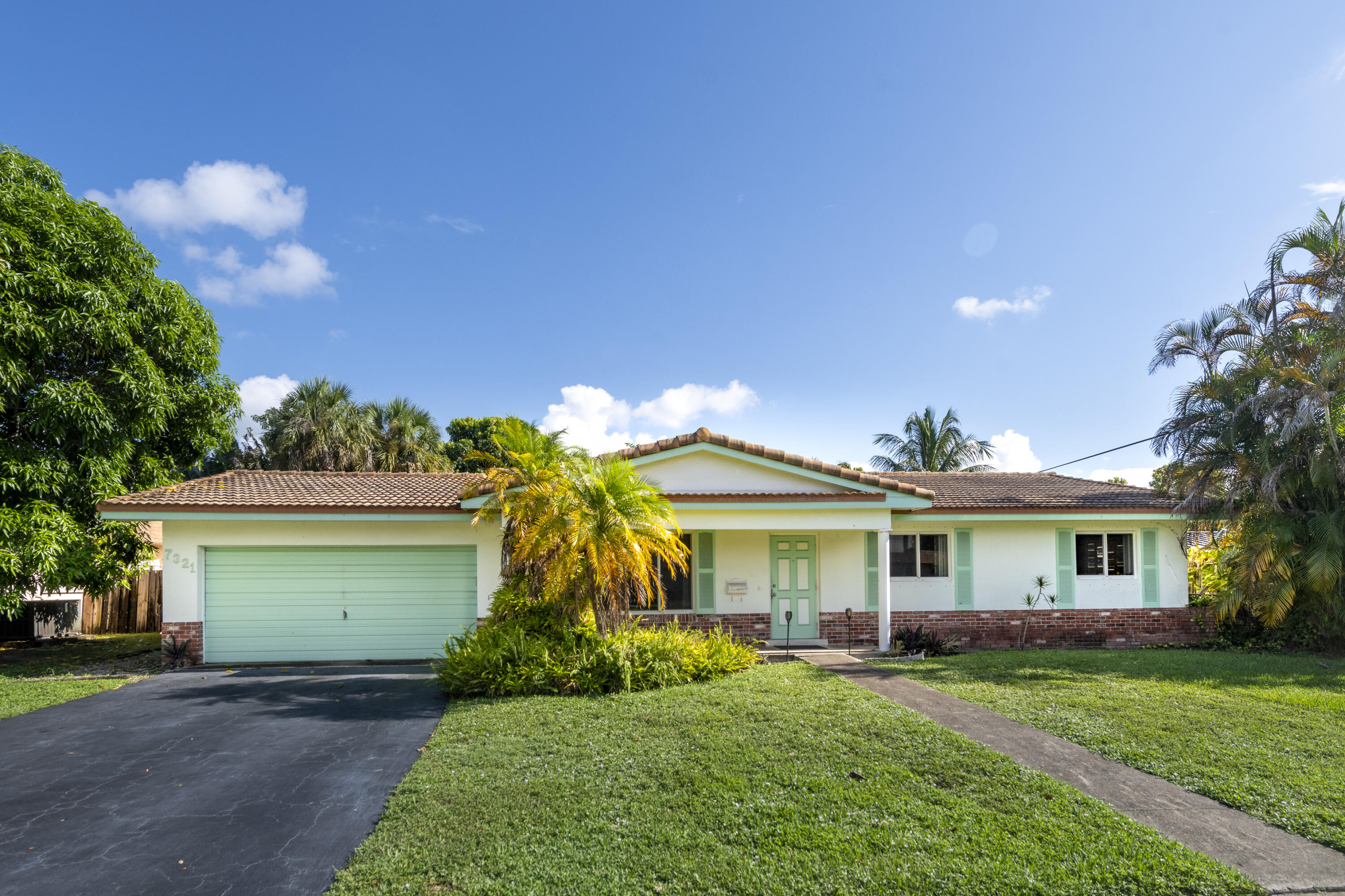 7321 NW 14th St - 7321 NW 14th St, Plantation, FL 33313 Luxury Property | Jose Angel Pina