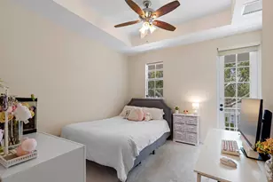 1057 E Heritage Club Cir, Delray Beach, FL 33483 - Photo 17