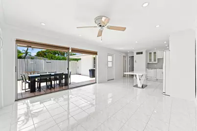 126 West Court, Royal Palm Beach, FL 33411 - Photo 9