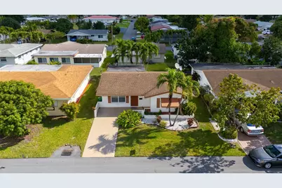 5710 NW 68th Terrace, Tamarac, FL 33321 - Photo 5