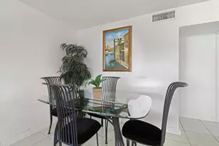 7 Greenway Village N, Royal Palm Beach, FL 33411 - Photo 9