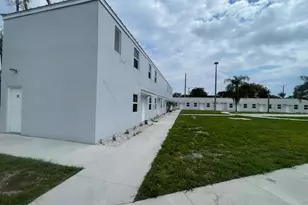 4393 Windsor Ave, West Palm Beach, FL 33407 - Photo 3