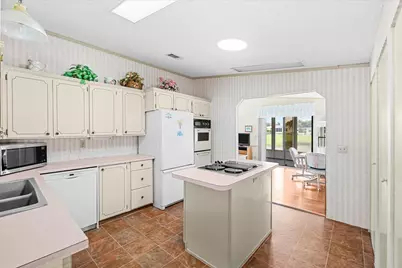 484 Tropical Isles Circle #D-32, Fort Pierce, FL 34982 - Photo 9