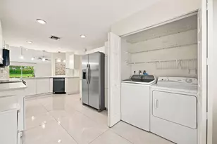 1590 Orion Ln, Weston, FL 33327 - Photo 5