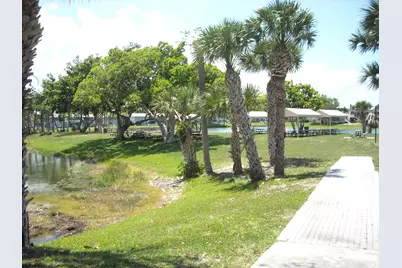 417 Windsor R, West Palm Beach, FL 33417 - Photo 35