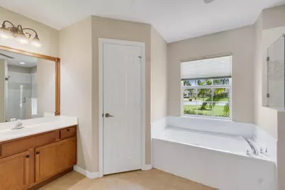 1025 Southlakes Way SW, Vero Beach, FL 32968 - Photo 17