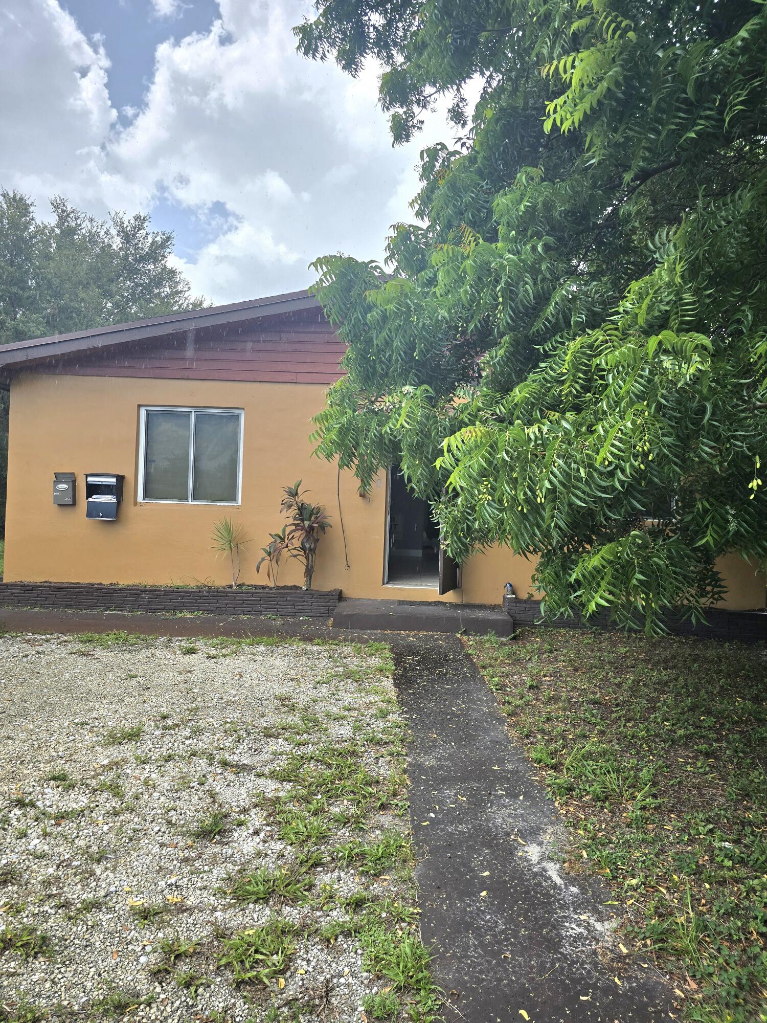 305 SW 14th St #1 - 305 SW 14th St #1, Dania Beach, FL 33004 Luxury Property | Jose Angel Pina