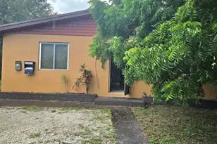 305 SW 14th St, Dania Beach, FL 33004 - Photo 1