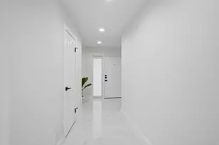 877 NE 195th St, Miami, FL 33179 - Photo 37