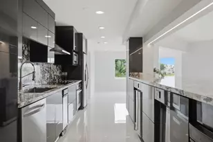 877 NE 195th St, Miami, FL 33179 - Photo 35