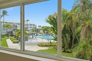 877 NE 195th St, Miami, FL 33179 - Photo 21